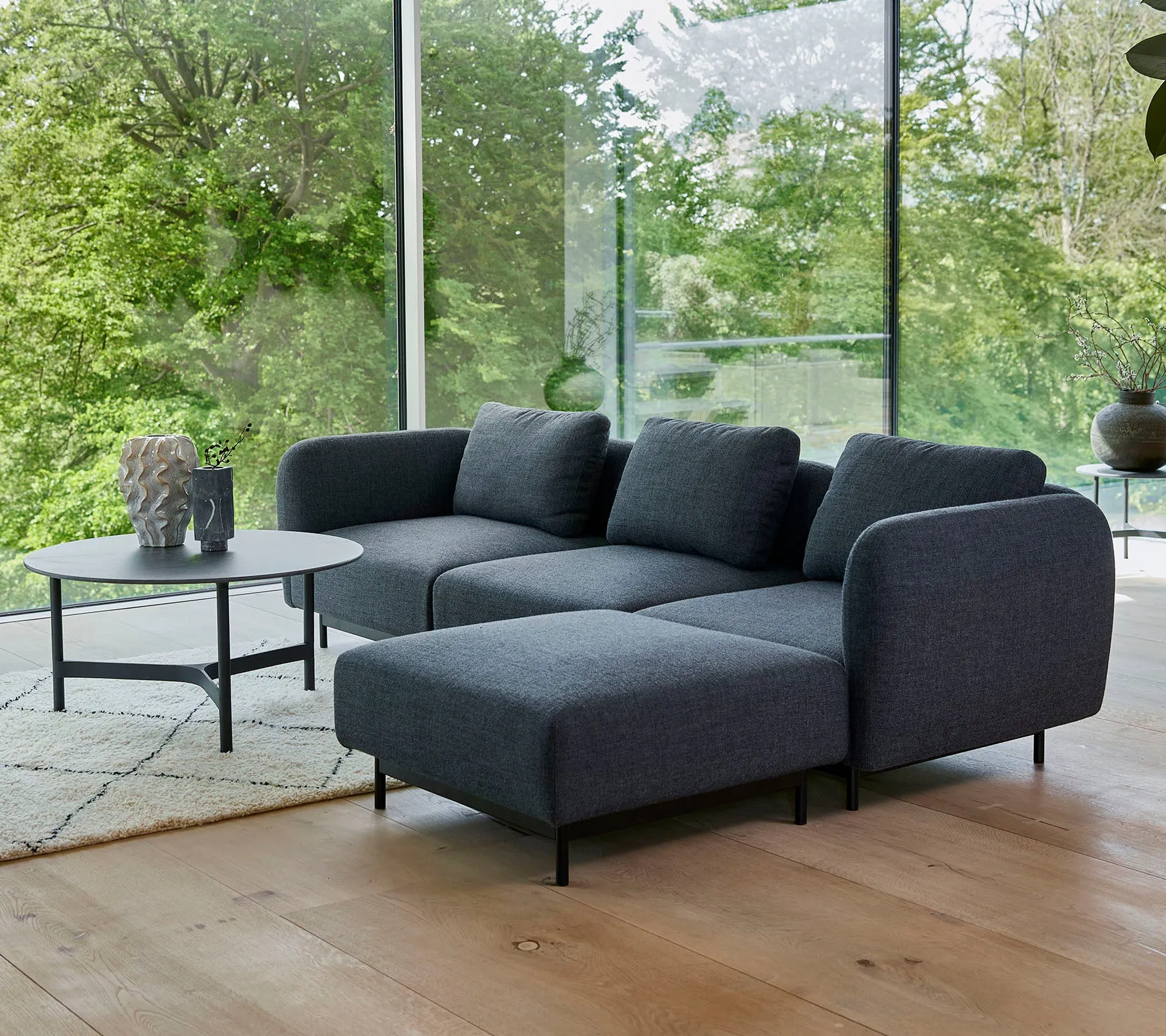 Aura 2-seater sofa with high armrest (9)