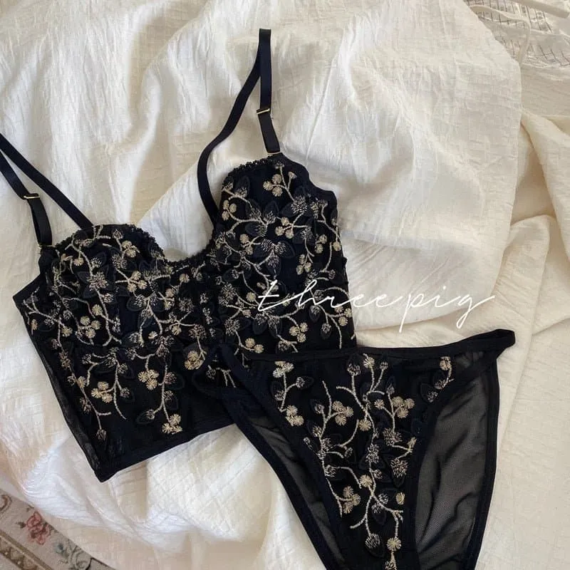 Embroidered Lace Bras and Panties Set - Comfortable and Stylish Lingerie