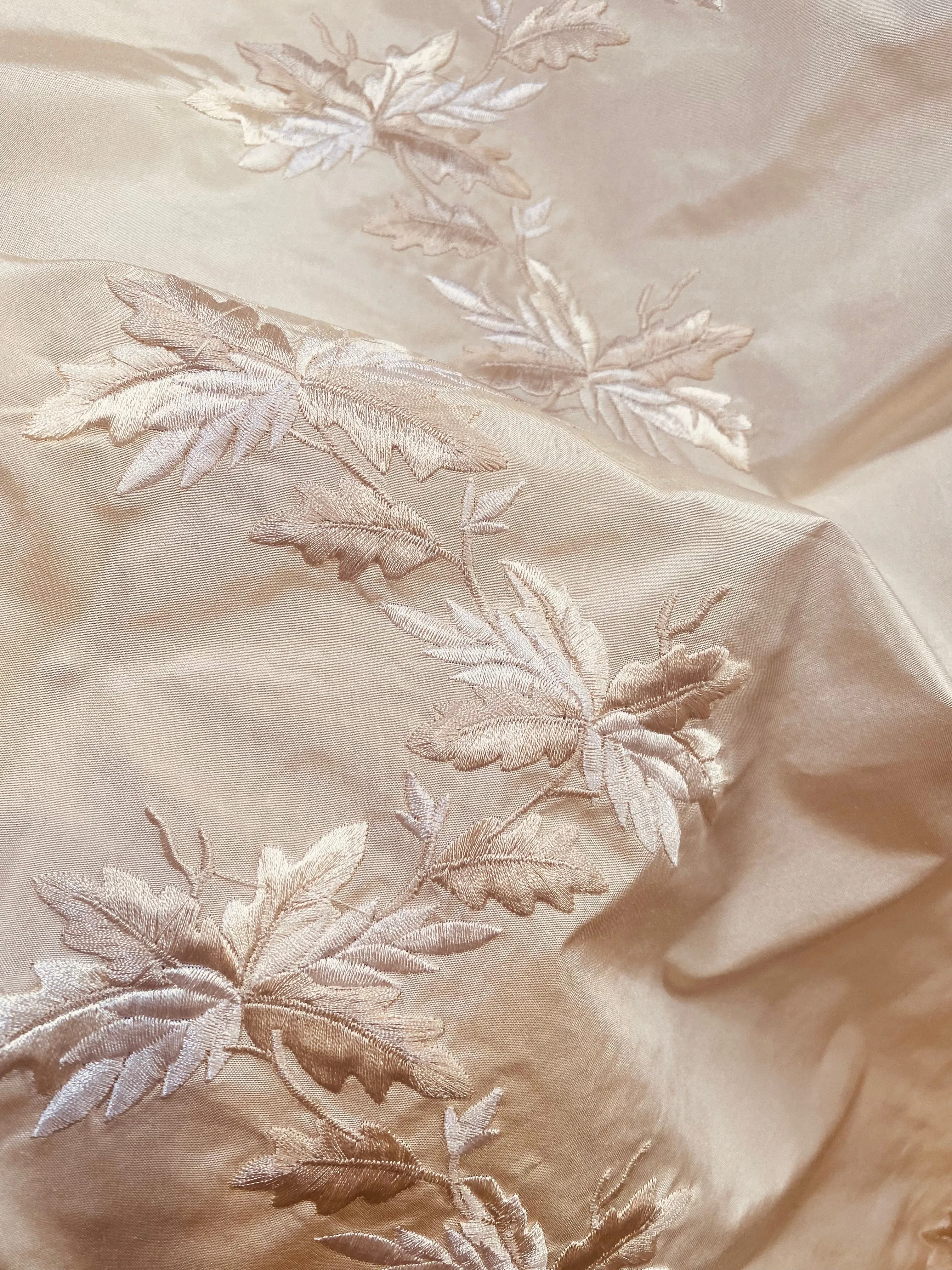 Fat Quarter: Queen Lafayette Novelty Couture 100% Silk Taffeta Embroidered Leaf Motif Fabric Cream