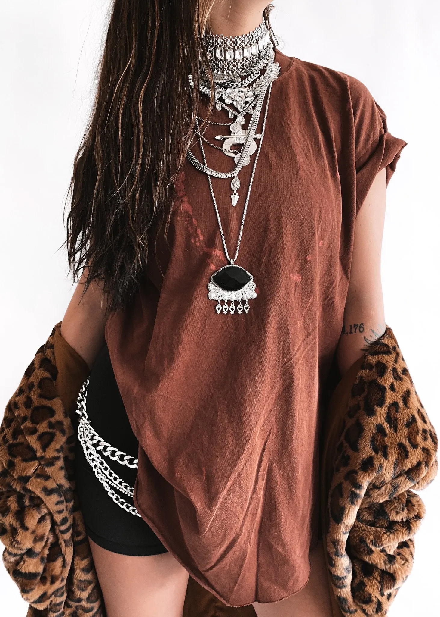 FINAL SALE: PEBBY BASICS BLEACHED OUT RUST SIDE SLIT TEE