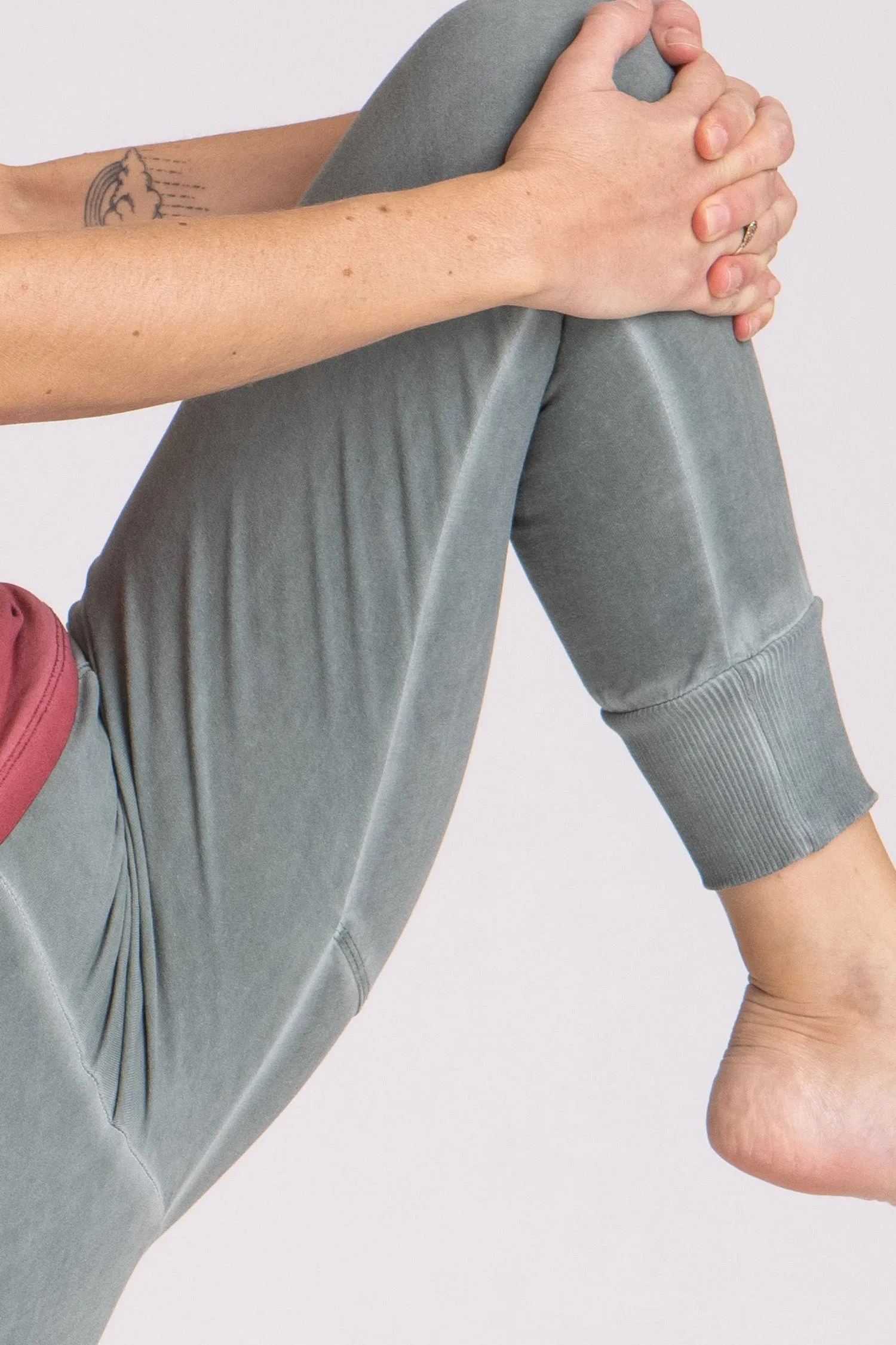 Ribbed Cuff Yoga Pants