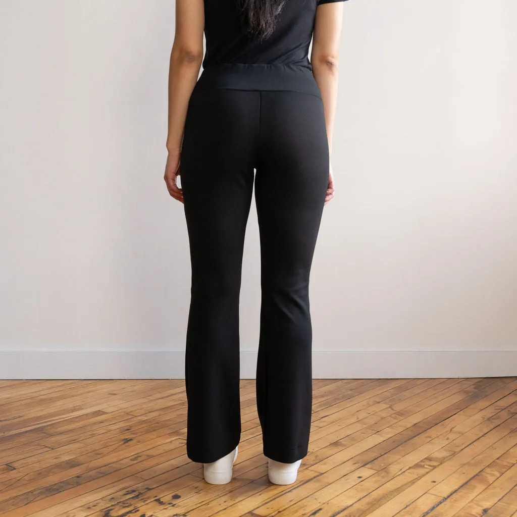 The BeyondSoft Flare Legging