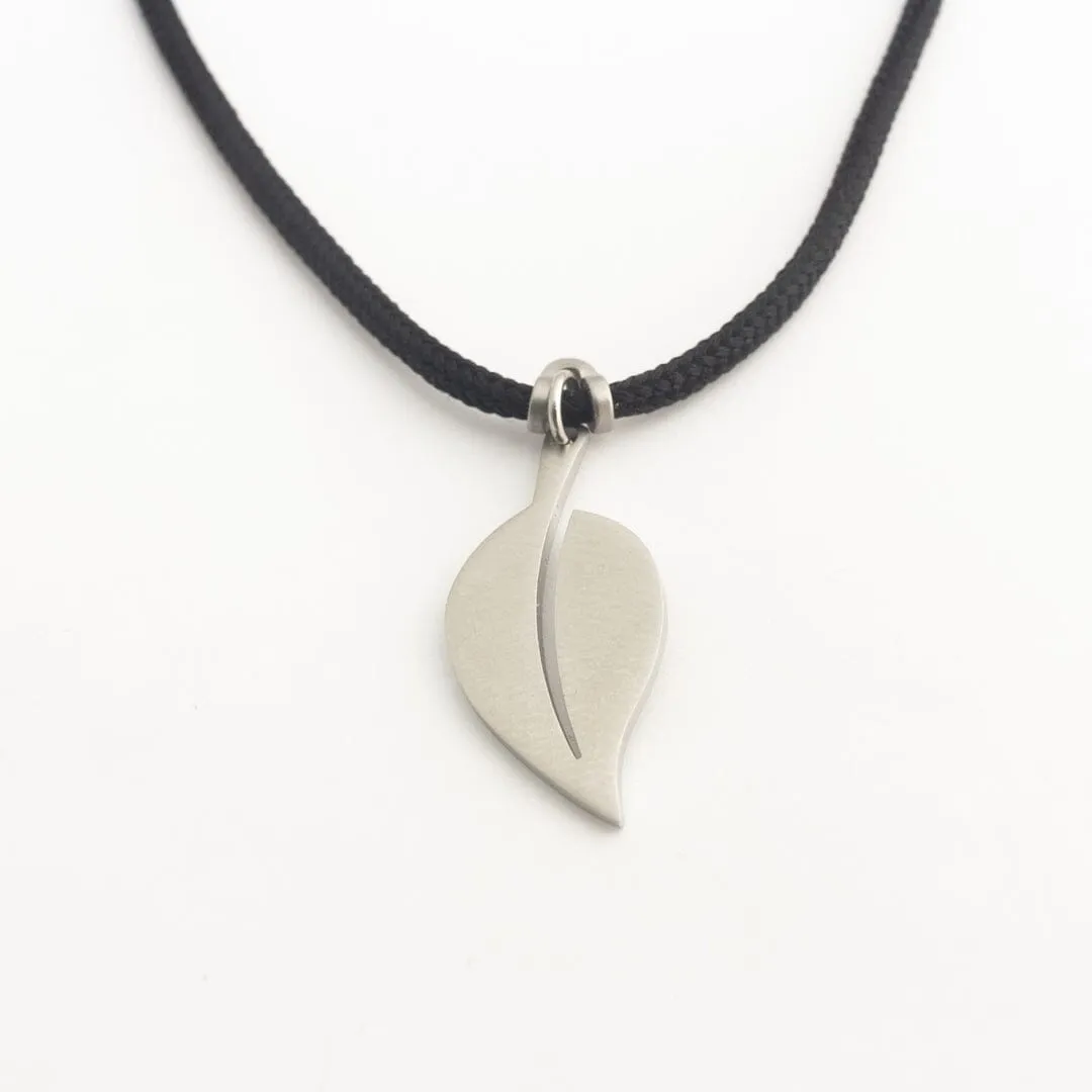 The Leaf Necklace